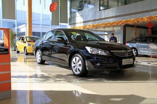 雅阁现金优惠2万元 送2年4万公里保养