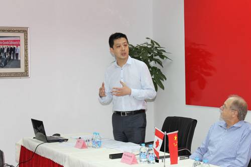 加石油代表吕承光就双方合作发表讲话