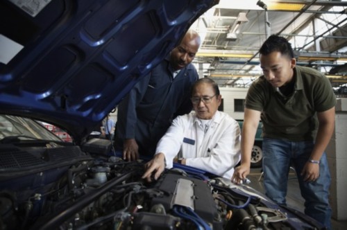 校企合作突破汽车人才瓶颈