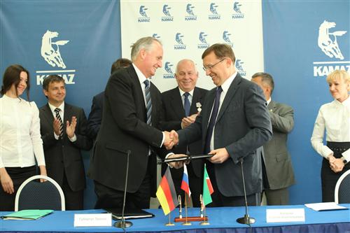 戴姆勒与卡玛斯加强合作 供应车舱打造新一代卡车