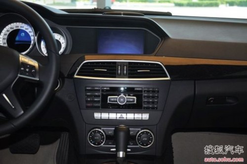 德系三强中型车PK 宝马3/奥迪A4L和奔驰C