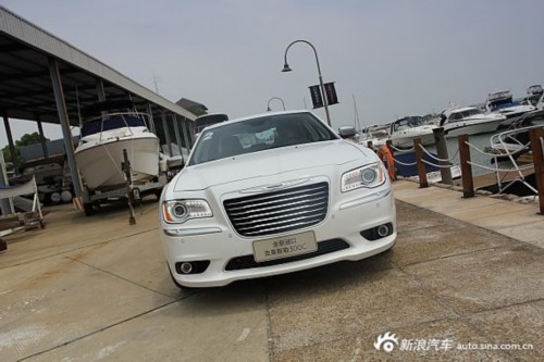 克莱斯勒全新300C月底上市