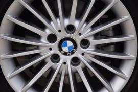 德系三强中型车PK 宝马3/奥迪A4L和奔驰C