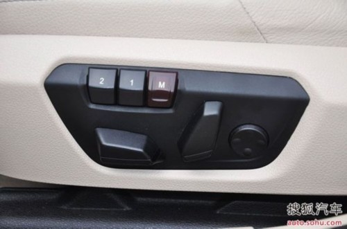 德系三强中型车PK 宝马3/奥迪A4L和奔驰C